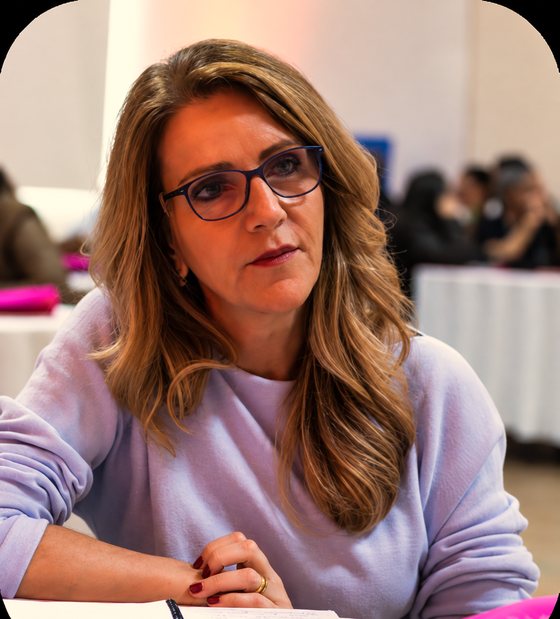 Cliente da Metanoia ouvindo com atenção